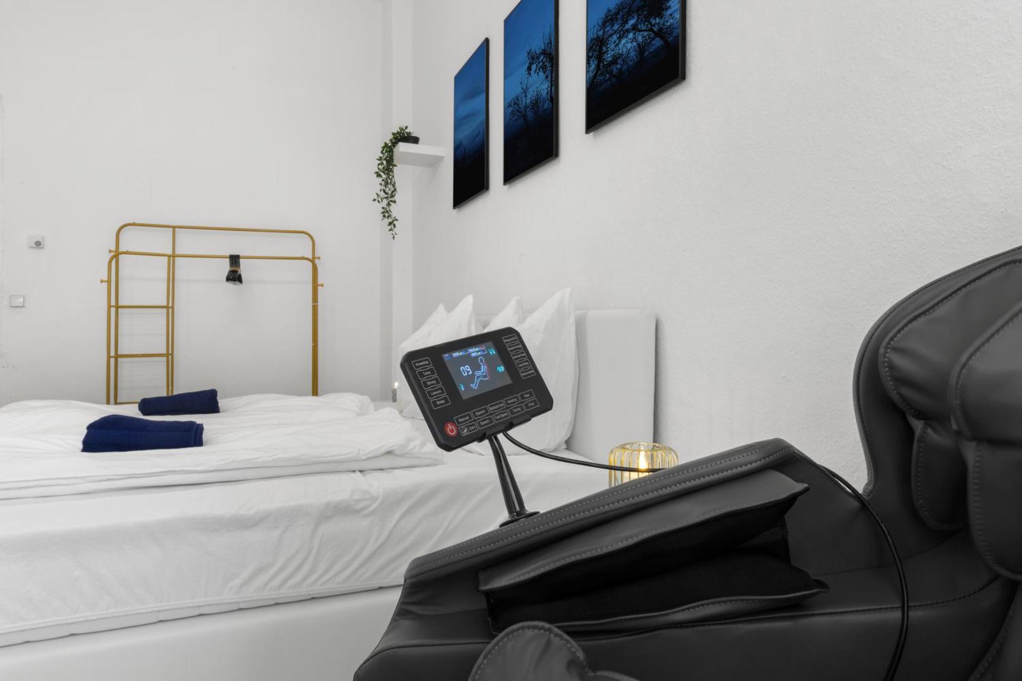62Qm2, Massageseat, Billard-Table, King-Sized Bed Apartamento Berlim Exterior foto