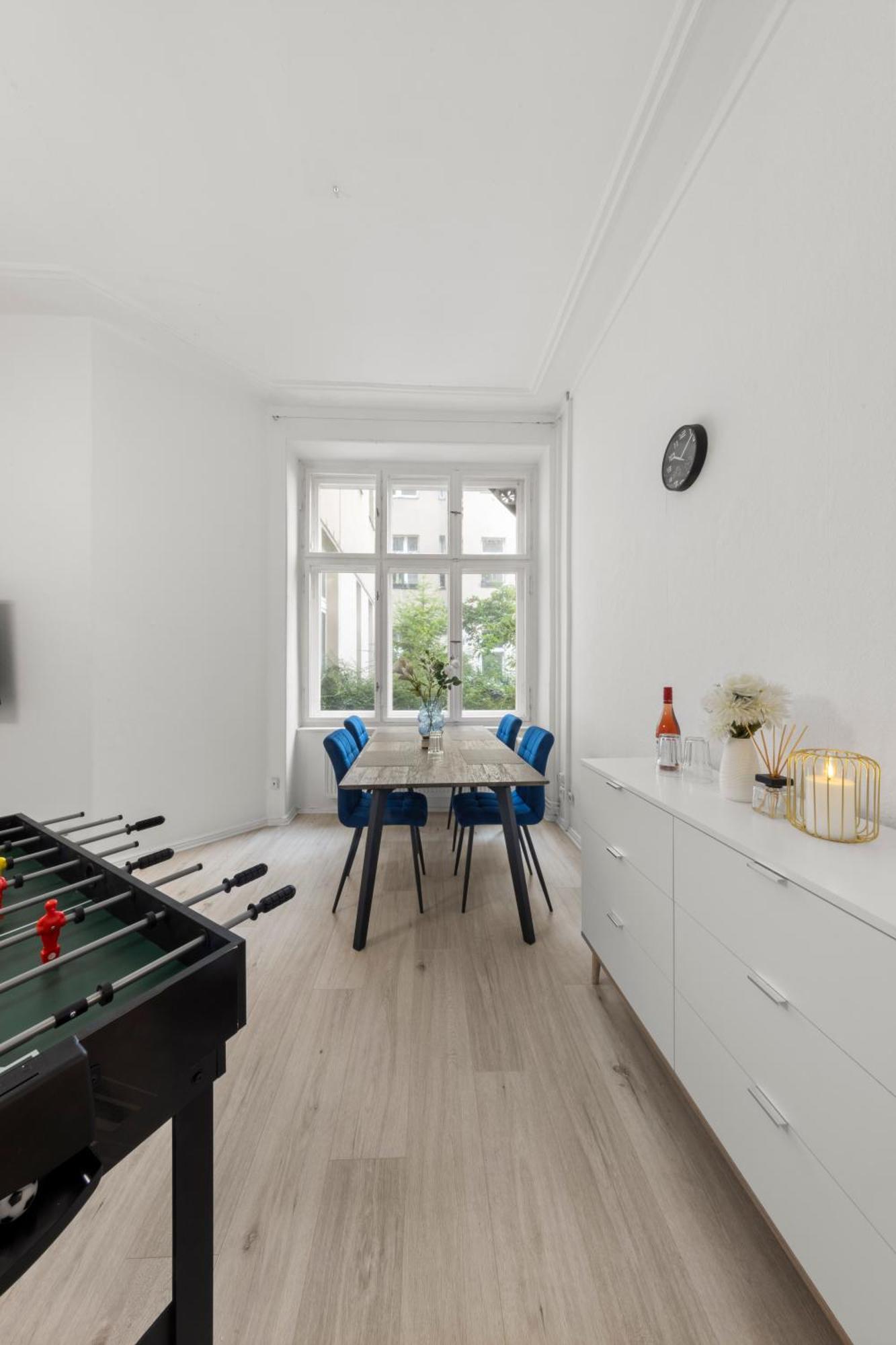 62Qm2, Massageseat, Billard-Table, King-Sized Bed Apartamento Berlim Exterior foto