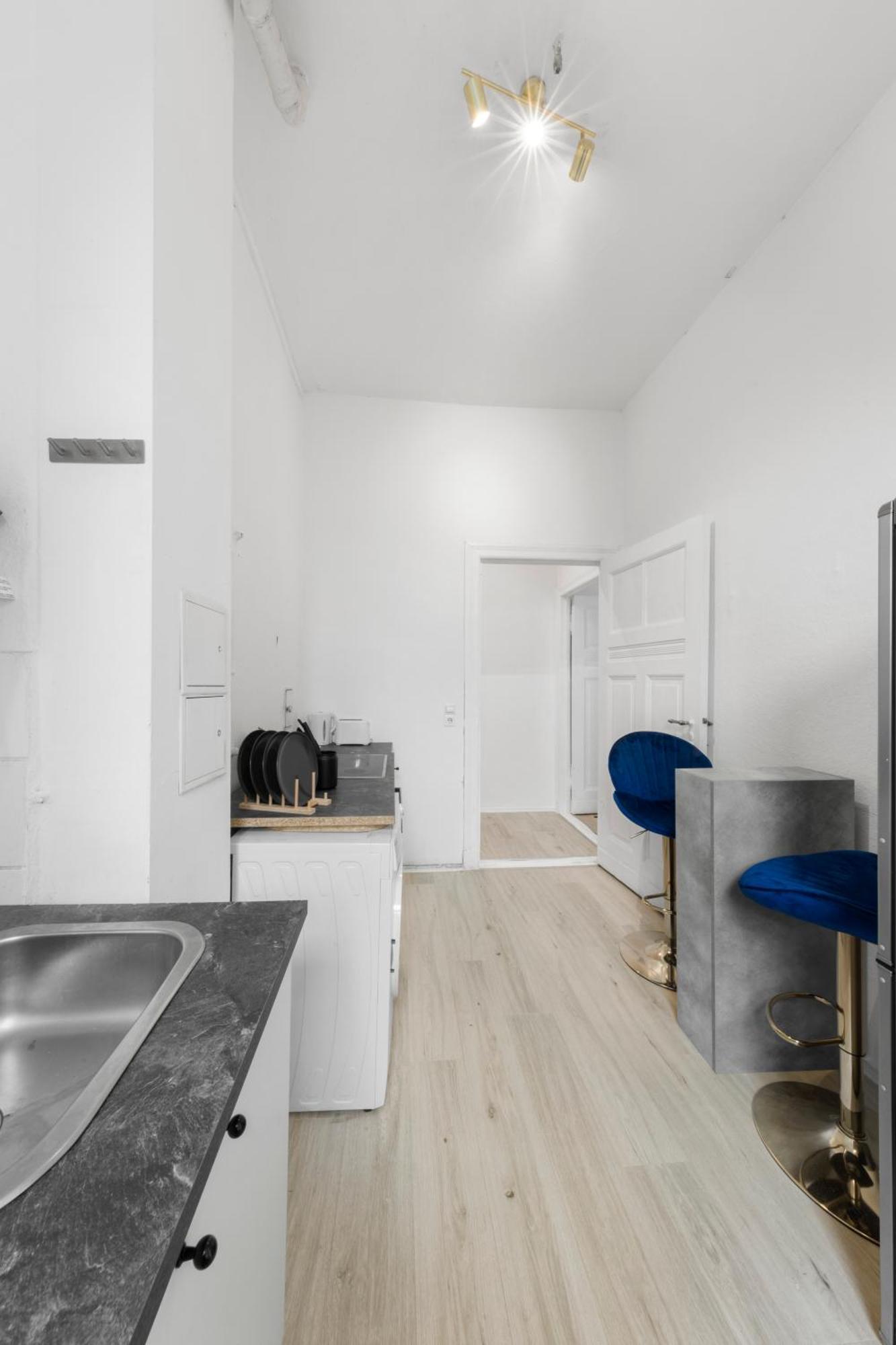 62Qm2, Massageseat, Billard-Table, King-Sized Bed Apartamento Berlim Exterior foto